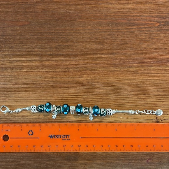 Pretty pandora style charm bracelet - Picture 5 of 5